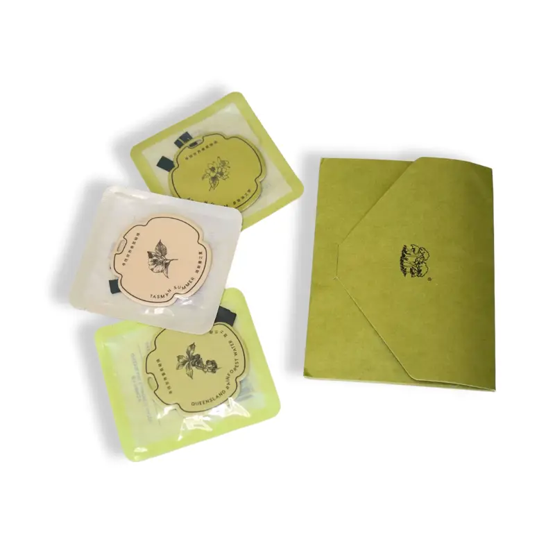 Scented paper card set with green envelope